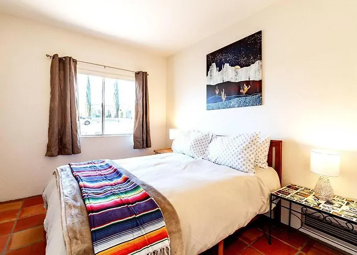 Sabino Canyon Vista - Serene Desert Escape With Pool & Grill, Sleeps 8 *