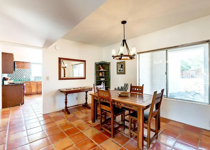 Sabino Canyon Vista - Serene Desert Escape With Pool & Grill, Sleeps 8 *