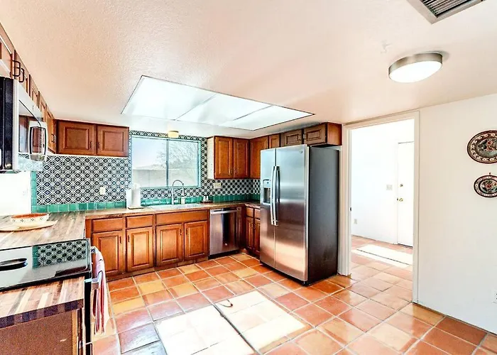 Sabino Canyon Vista - Serene Desert Escape With Pool & Grill, Sleeps 8 Apartment *