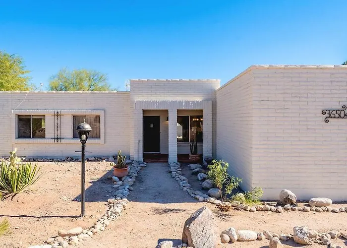 Apartment Sabino Canyon Vista - Serene Desert Escape With Pool & Grill, Sleeps 8 Tucson